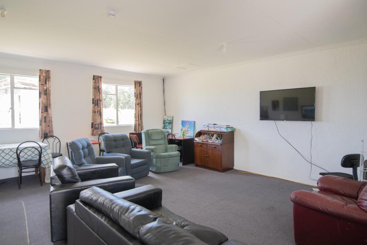 Beach Road Holiday Park Otatara Buitenkant foto