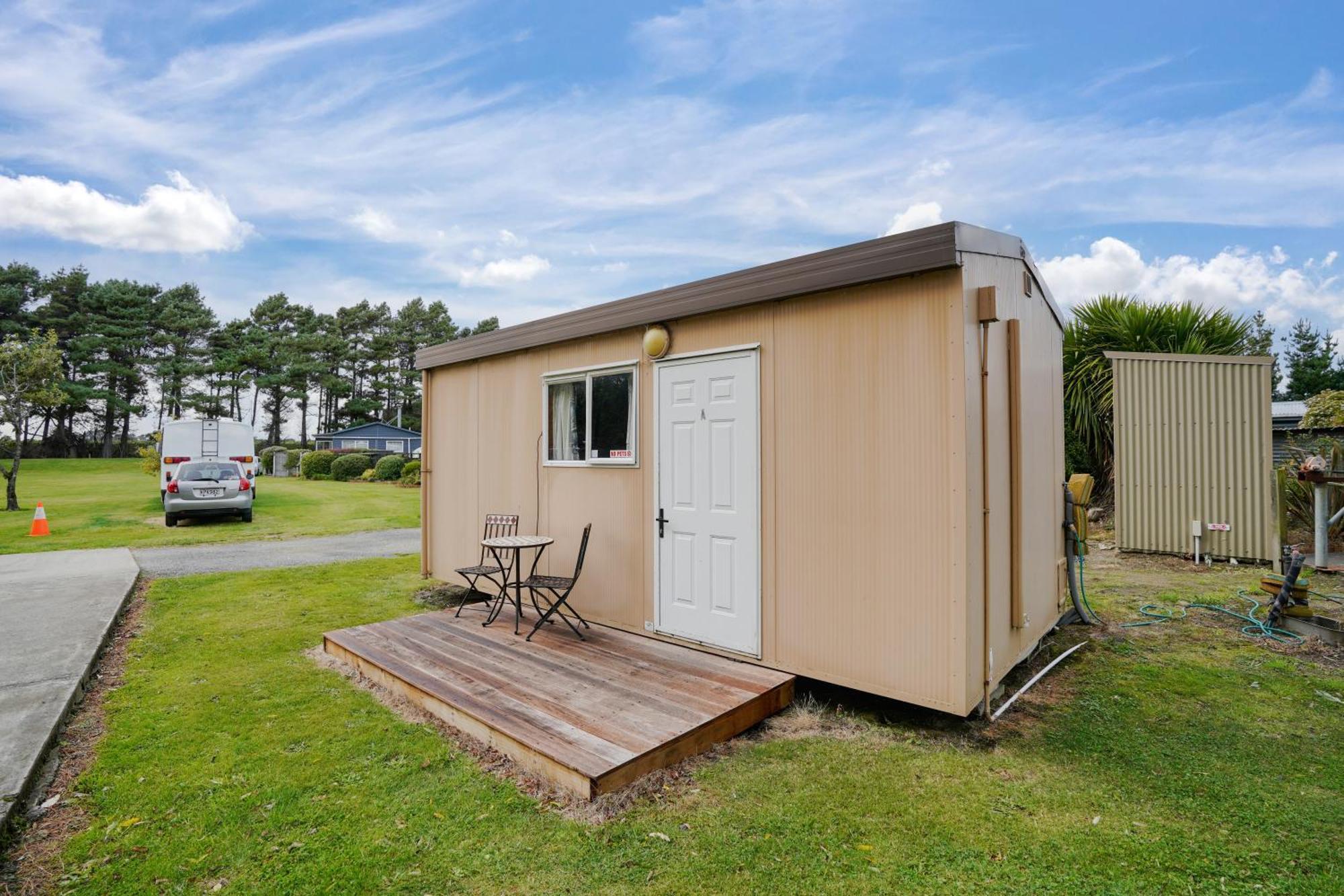 Beach Road Holiday Park Otatara Buitenkant foto