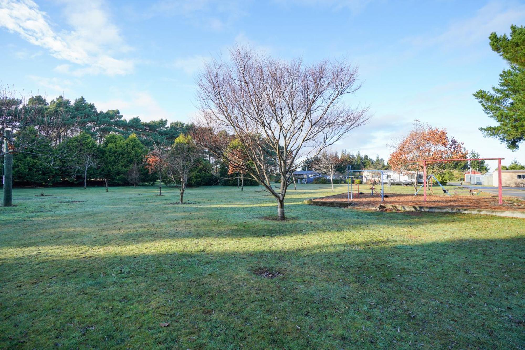Beach Road Holiday Park Otatara Buitenkant foto